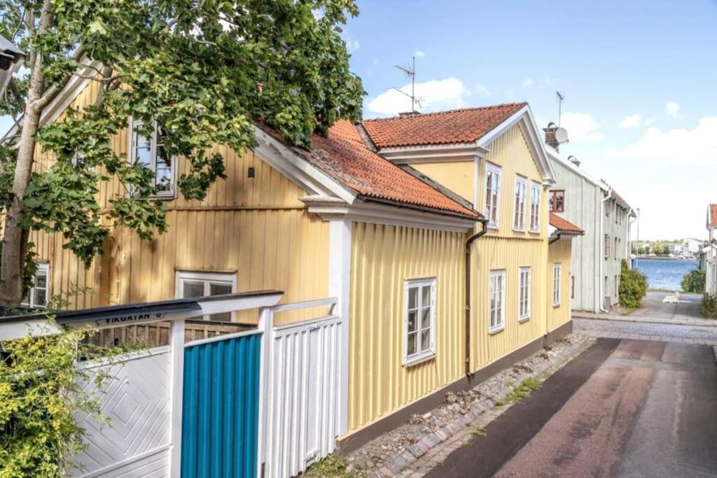 Central Laegenhet I 1700-Talshus Вестервик Экстерьер фото