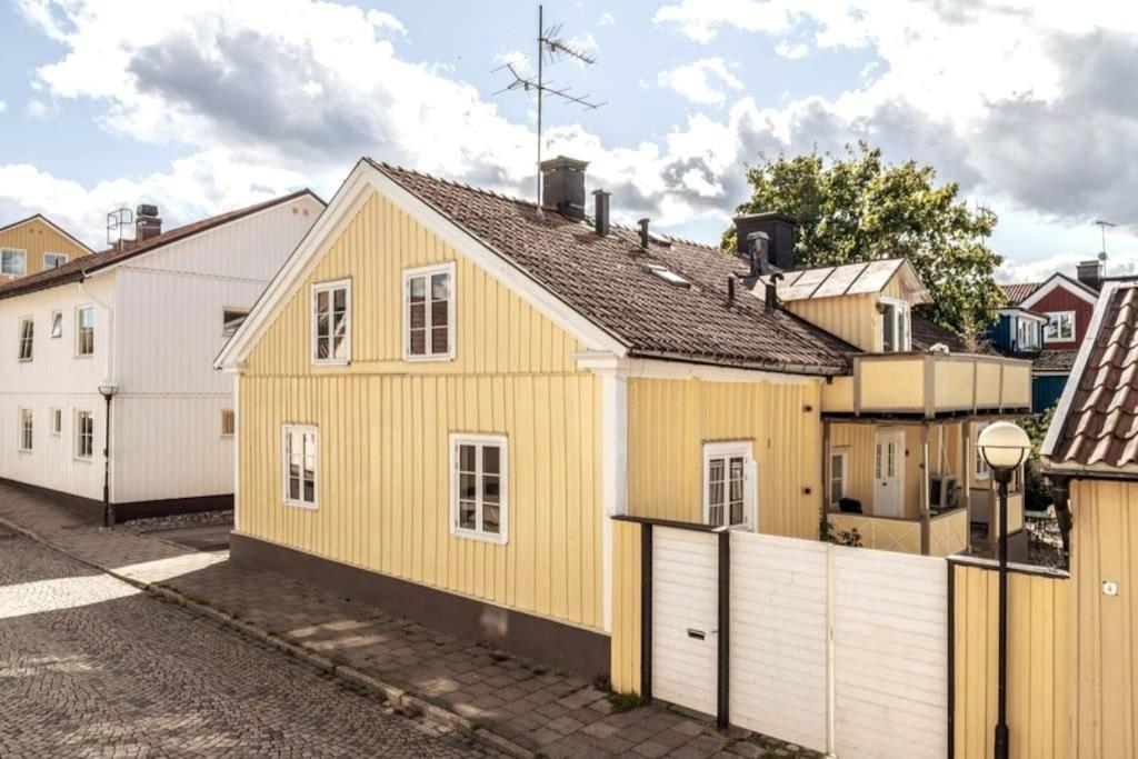 Central Laegenhet I 1700-Talshus Вестервик Экстерьер фото